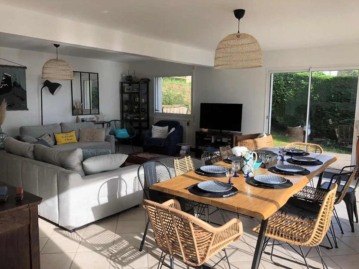 Breton Holiday Home With Fantastic Sea Views بلوغاسنو